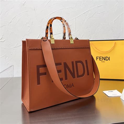 cartera fendi